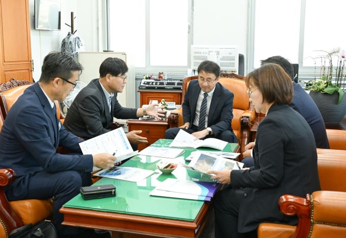 남부내륙철도 착공식 거제 개최를 위한 광폭 행보