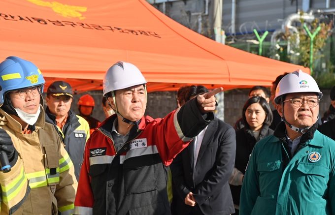 김태흠 충남도지사, 물류센터 화재 진압 현장 점검