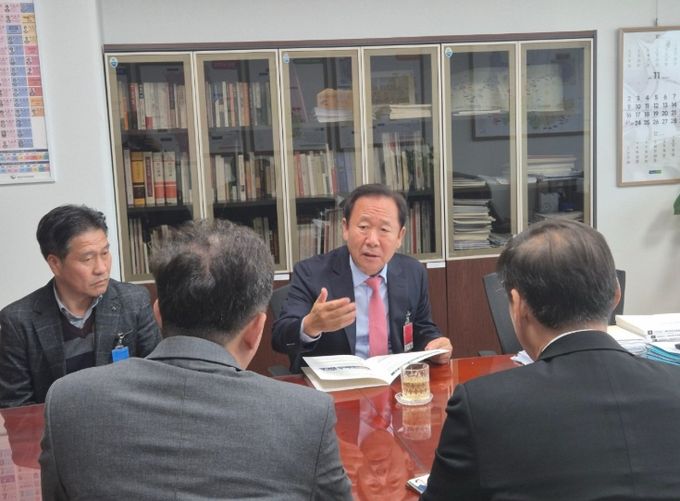 봉화군수 국회 예결위 방문