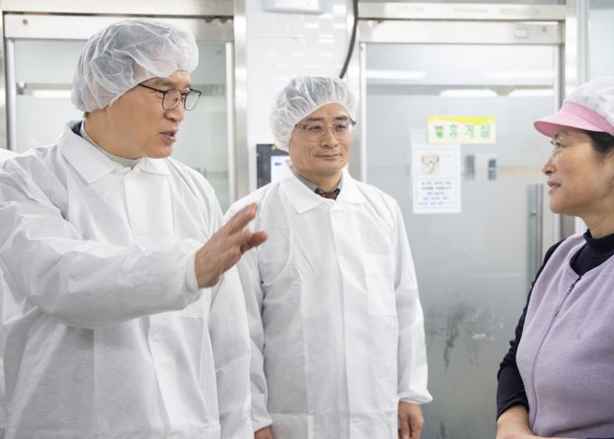 임태희 경기도교육감, “학교 급식실 근로자 걱정 지나칠 수 없어, 경기도형 환기설비 국가 표준 될터”