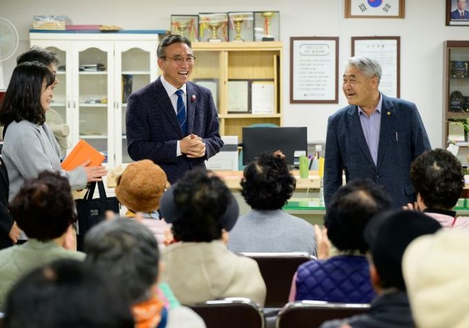 민생현장(문부로경로당) 방문한 오순문 시장