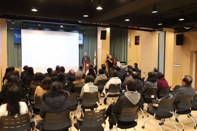 지난 13일 광명6동 행정복지센터 대회의실에서 주민선택 동장임용제 후보자 공약발표회가 진행되고 있다.