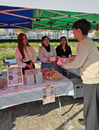 (홍성군, 해외유입·신종 감염병 유입 차단 결실 맺었다)_외국인 대상 홍보.