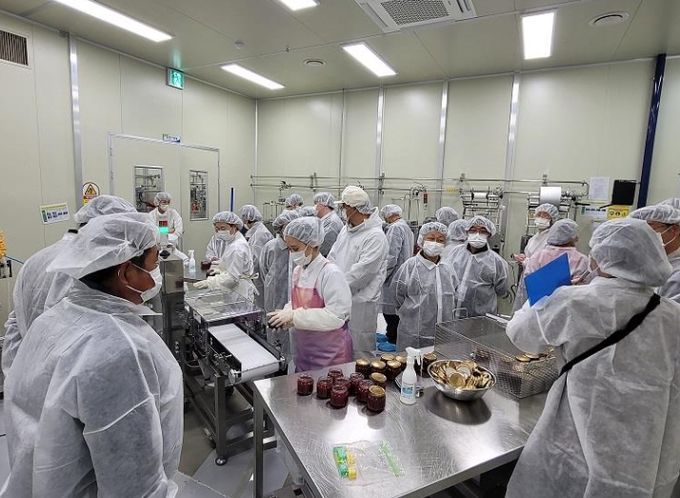 1. 지난해 진행된 천안시농업기술센터 이론 및 실습 가공창업기술교육 모습.