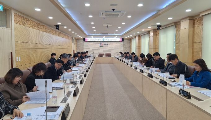 홍천군, ‘비상경제대책추진단’ 가동 1차 회의 개최... 민생경제 회복 위한 긴급 대응 본격화