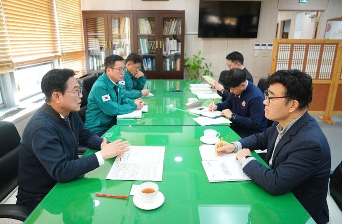 김석필 천안시장 권한대행 부시장이 19일 행정안전부 주관 재난관리평가 기관장 인터뷰를 하고 있다.