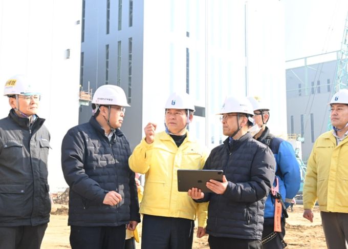 부천시가 GS파워 열병합발전소 현대화사업 현장을 살피고, 지역업체 활용을 적극 요청했다.