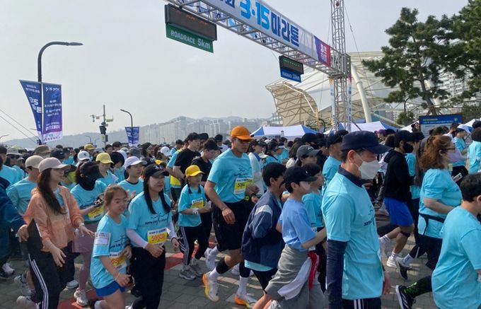 창원교육지원청, '3·15 마라톤' 사제동행으로 민주정신 새기고 결속 다져